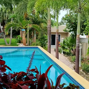 Hibiscus House Gasthuis